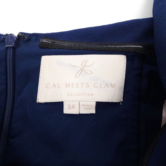 GAL MEETS GLAM Tyler Off The Shoulder Scuba Crepe Dress Midi Navy Blue Romantic - Picture 2 of 9